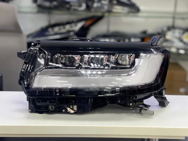 HEADLIGHT-LC300